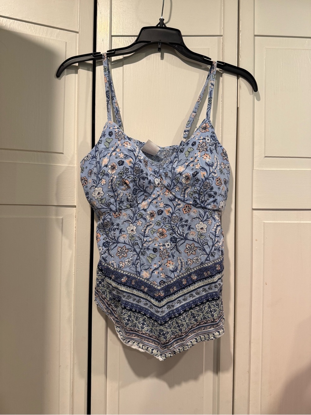 No boundaries tank top size small EUC